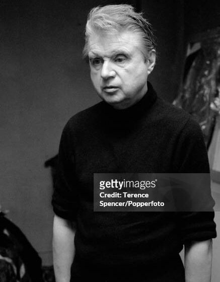 Irish-born British figurative artist Francis Bacon (1909 - 1992) at his studio in London on 11th March 1975. (Photo by Terence Spencer/Popperfoto via Getty Images)